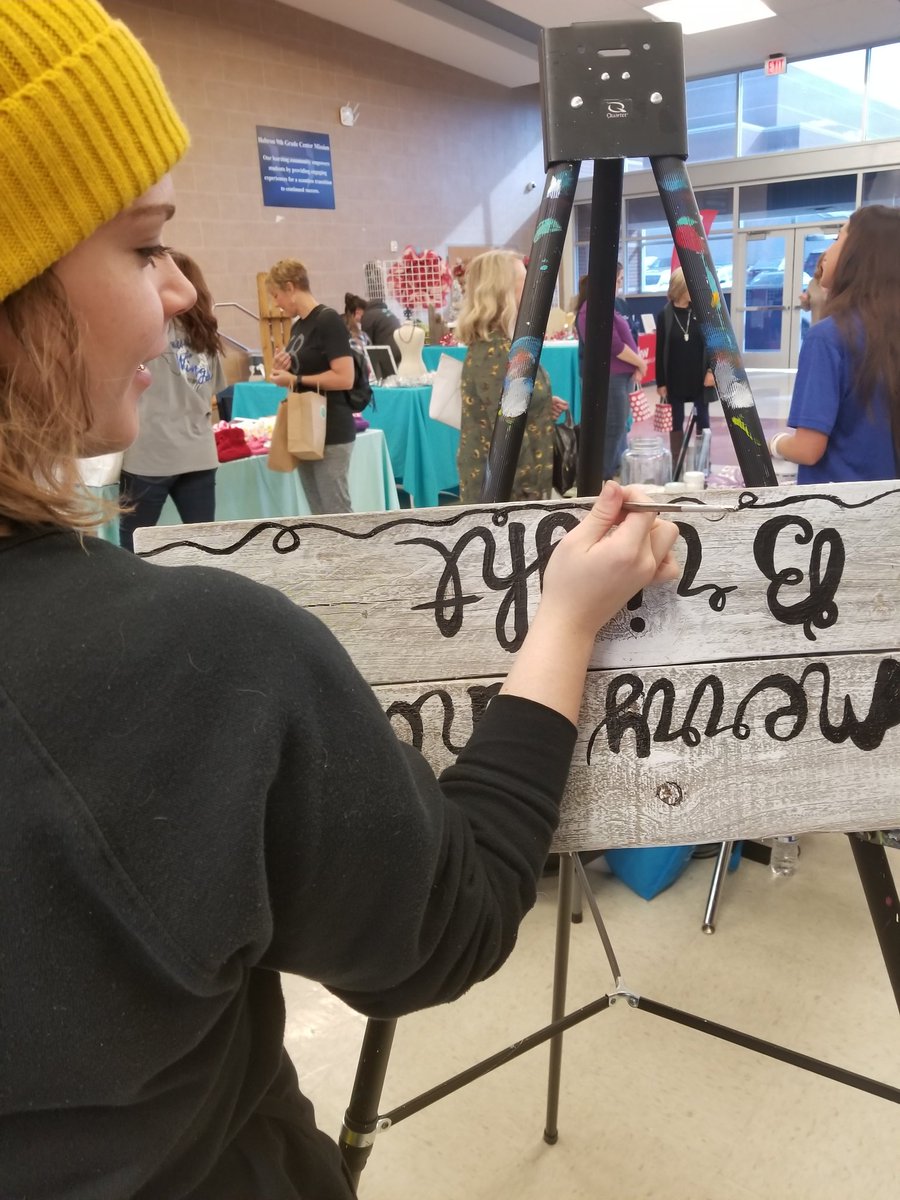 BillKula's tweet image. Artistry in motion at today's Hebron Silver Wings #GiftGalleria, 9-4, Hebron High 9th Center. Great #holidayshopping w/ @hhssilverwings.