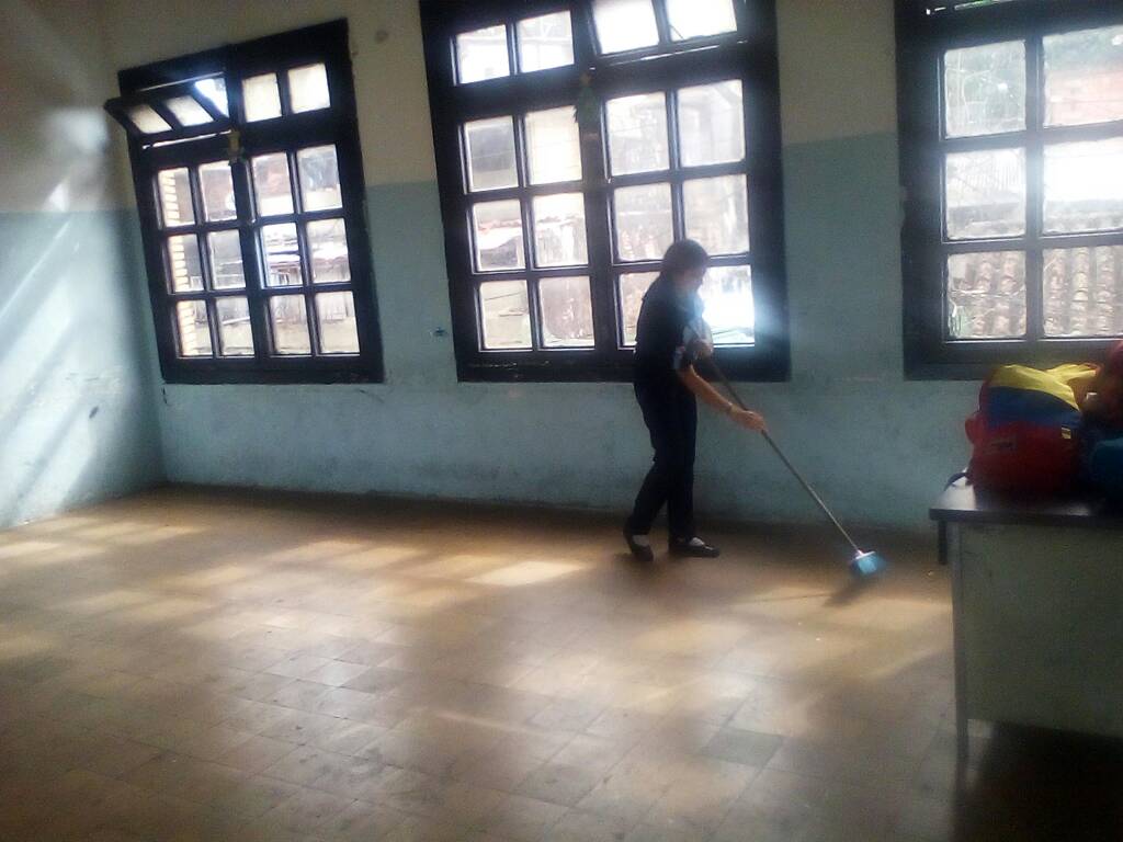 CDCETachira's tweet photo. #EstaEsMiEscuela Jornada de Mantenimiento Escolar por parte de nuestra muchacha del #Táchira en el .@LFCAEstilitaO  @JauaMiranda @MPPEDUCACION @charlychaves @RosangelaOrozco @Nancyor7 https://t.co/sfMkbN1zbD