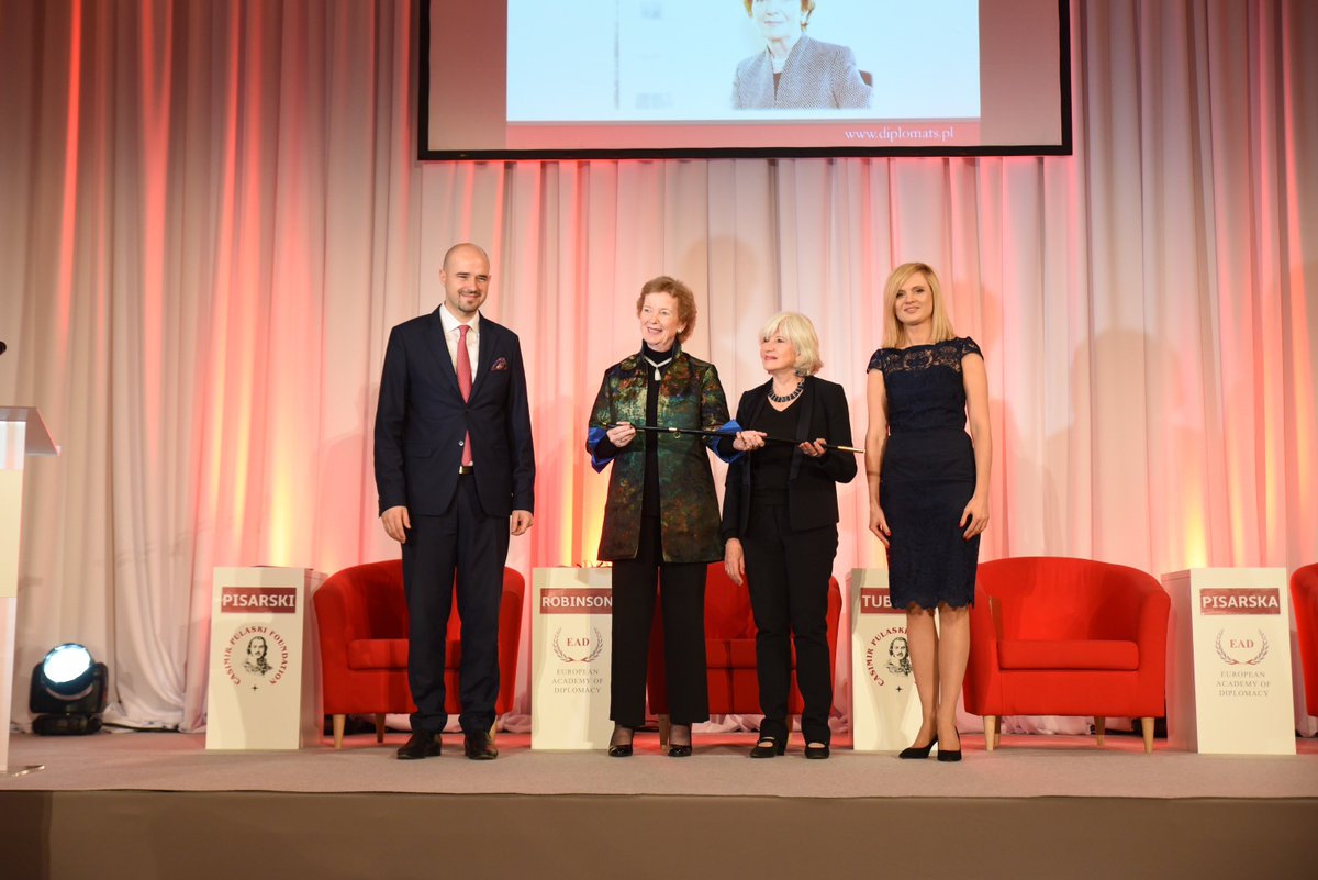 EAD_Diplomats's tweet photo. The reception of the 2017 #KnightOfFreedom award by H.E. Mary Robinson, President of #Ireland (1990 – 1997) and @UN High Commissioner for Human Rights (1997 – 2000). https://t.co/zMWCwvBWg1