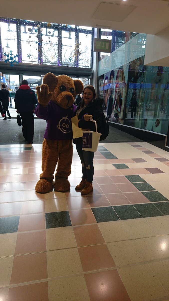 Farnham Premier inn girls doing their bit for GOSH in Guildford. Raised £131.90 👏 🐻 <a href="/pi_farnham/">Premier Inn Farnham</a>  <a href="/GreatOrmondSt/">Great Ormond Street Hospital for Children</a>