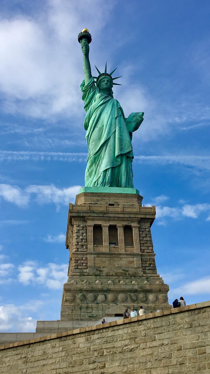 ValentinDgf's tweet photo. New York 2017 🗽 https://t.co/CzJYBBRESy