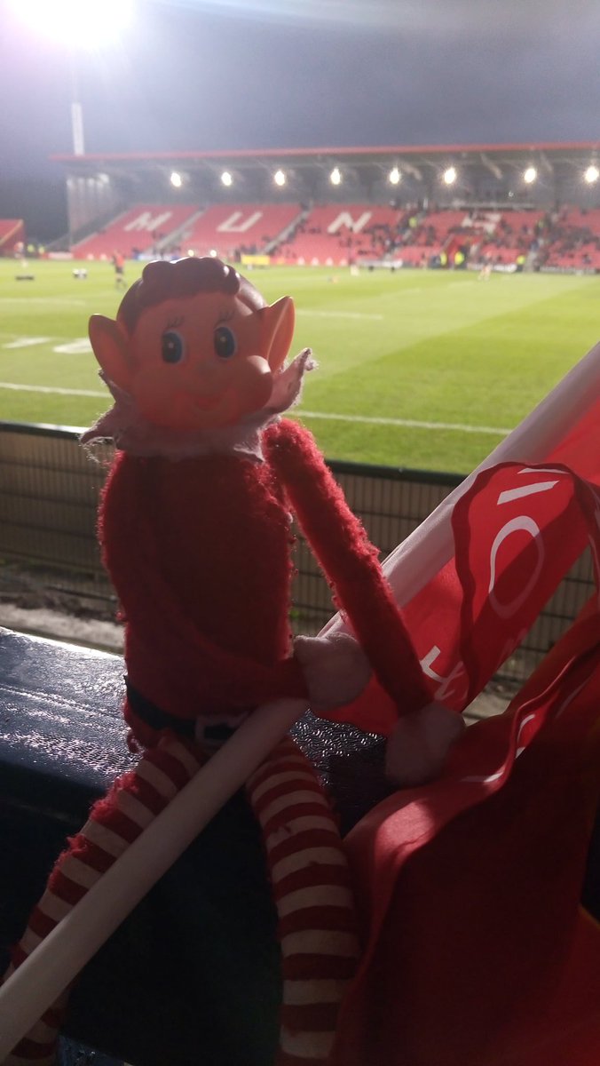 Rob_apk's tweet photo. #MUNvOSP #selfiewithelfie #needawatch https://t.co/TchYflBZRj
