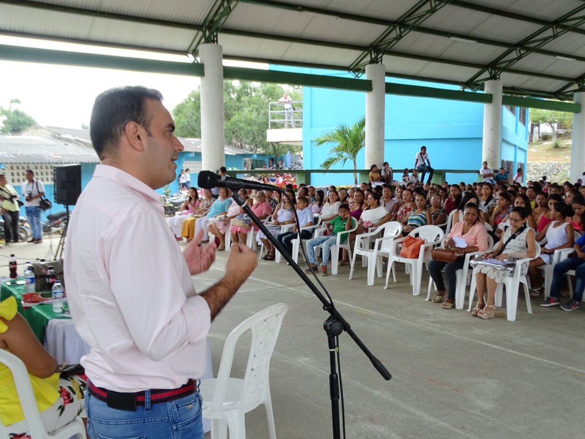 Casa de la mujer en evento de graduación , más de 700 personas reciben su certificado <a href="/mejia_ajmc0820/">Alejandro Mejia</a> <a href="/marthaizqdo/">Martha liliana</a> <a href="/EdwinBesaile/">Edwin Besaile</a>