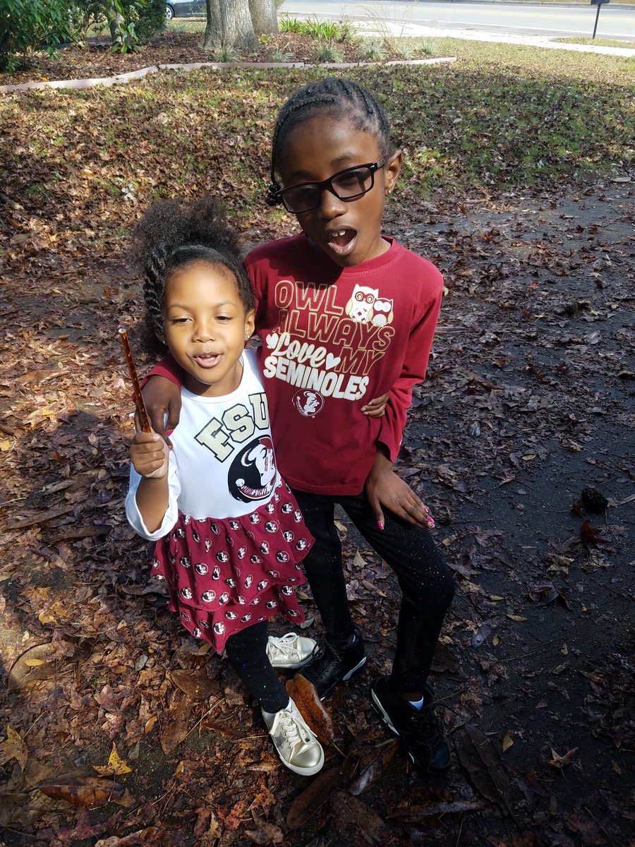 MsStaci_luvsFSU's tweet photo. Saaaay SEMINOLES! These two cuties are on their way to Doak for the final home game. #GoNOLES #NOLEBlooded #BeatULM #DOAKHD @FSUFootball https://t.co/7Tnouo5weW