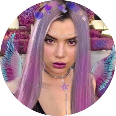 alissaxdolan's tweet photo. Hello there Xmas layout🌹(when ur too lazy to make a new one) btw HEYYY i was on a little break i missed yall😭❤️ #NewProfilePic #NewHeaderPic #XmasLayout https://t.co/yFXMni1uB1