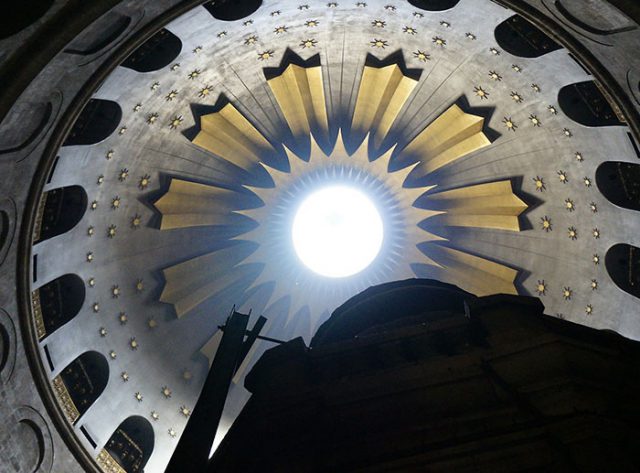 Fredzone's tweet image. Le tombeau de Jésus Christ se trouverait-il dans l’Eglise du Saint-Sépulcre à Jérusalem ? fredzone.org/leglise-du-sai…