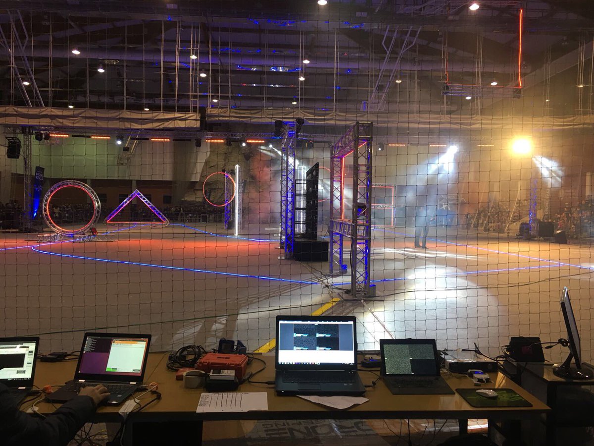 DECORtruss's tweet image. DECORtruss colabora en la primera edición de  de la carrefour drone race #carrefourdronerace