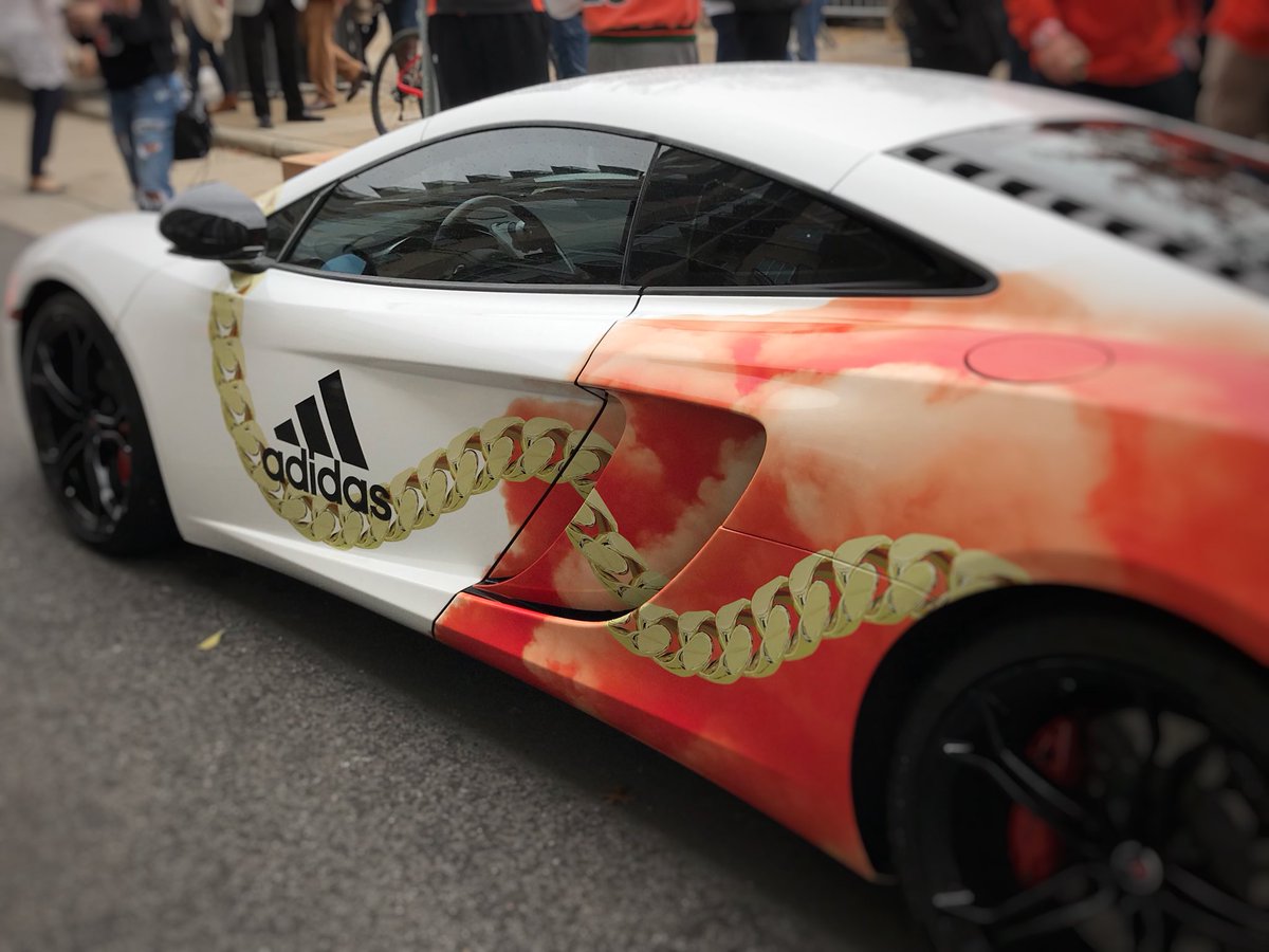 MiamiHurricanes's tweet photo. Turnover chain + McLaren = The Dopest Vehicle in the History of Mankind https://t.co/GxMzYXT2c7