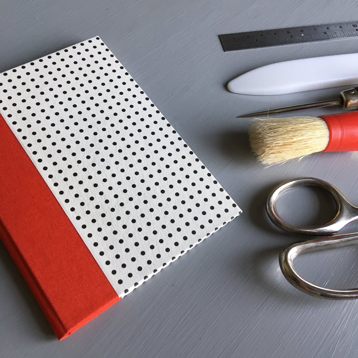 Looking to #create a #handmade #christmas #gift join us <a href="/MordenHallPkNT/">Morden Hall Park NT</a> 7th #december 2pm &amp; 6pm only £45 bit.ly/2kcU0I3 #books #crafting #bookbinding #notebook
