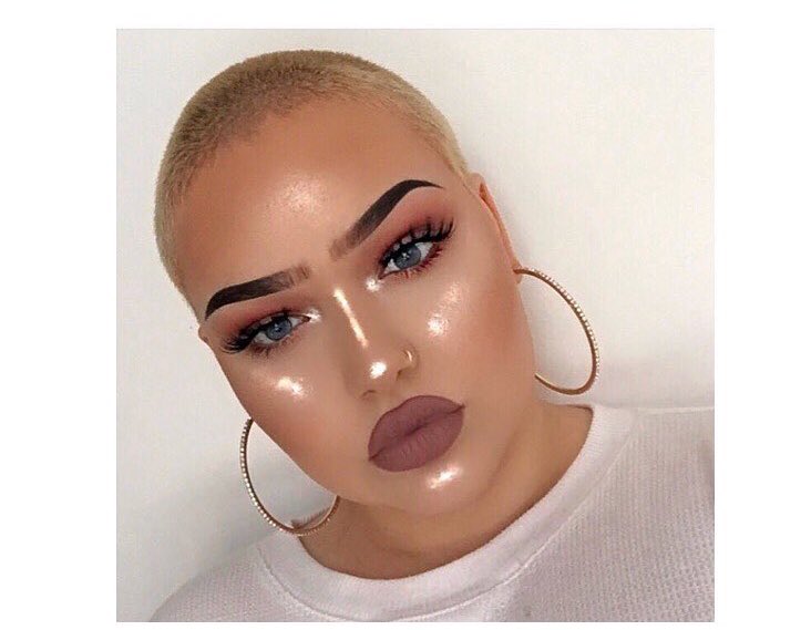 supreme_fleek's tweet photo. Highlight is gonna blind your eyes😍😍 Make sure to use our hashtag in your pics #supremefleek #getyourfleekon and tag your family and friends😘❤️ Stay fleeking everyone👅💦 https://t.co/RtG5DgFt4O