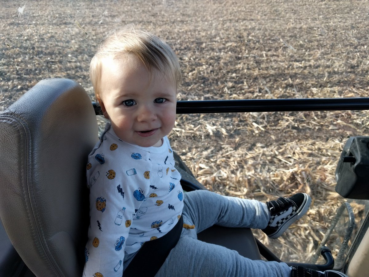 PetkerFarm's tweet photo. #OntAg Last day of #farm17 and I get to hang out with my bud: https://t.co/x4VrRWPotw