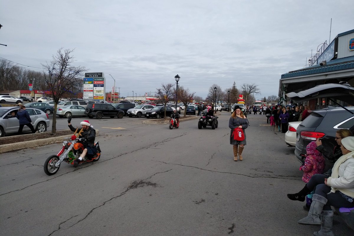 More from the parade... https://t.co/Qgkqz4es6C