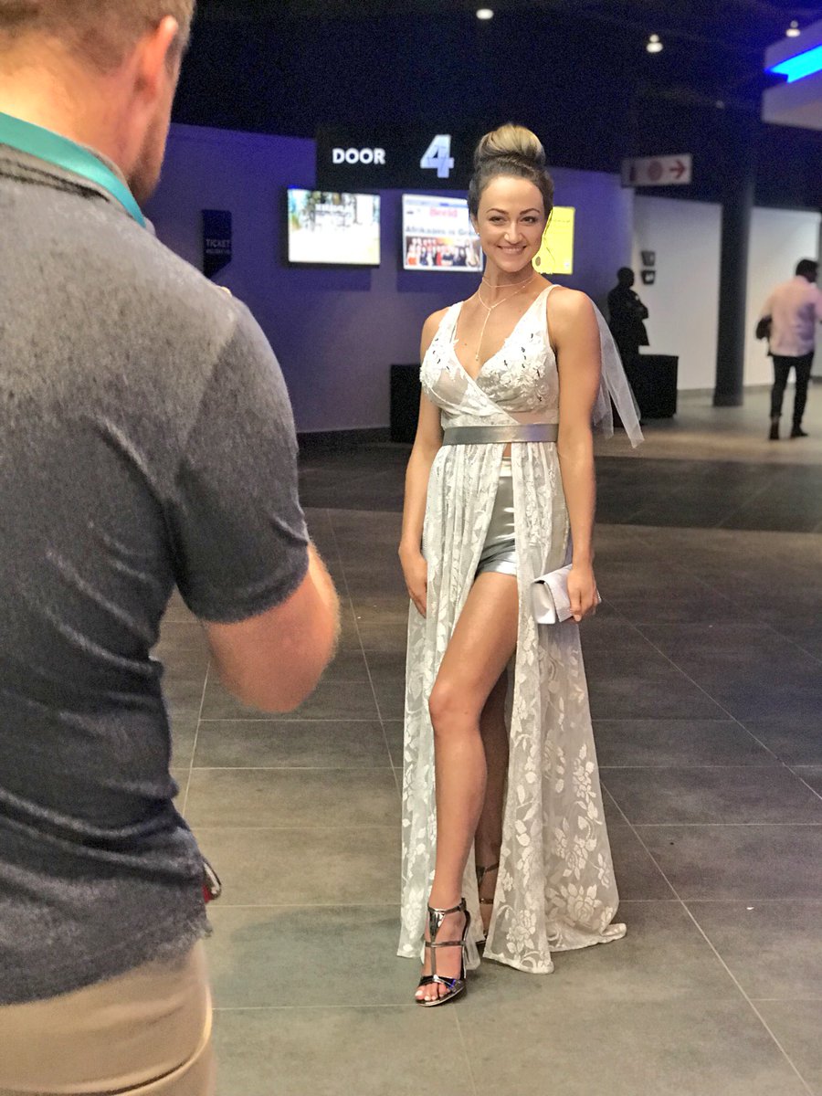 Afrikaans is Groot tweet media