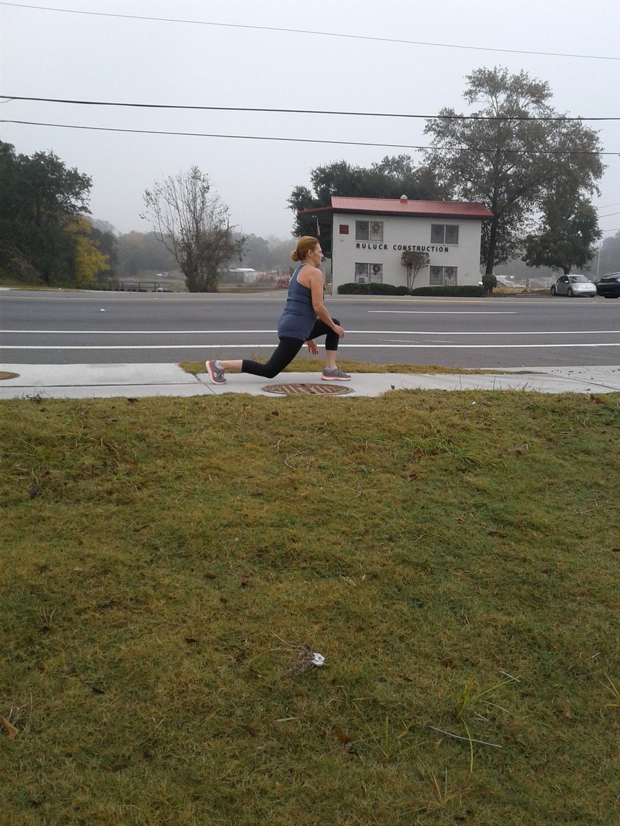 dfit1's tweet image. #Lunge Moments at #DFit1 #Fitness in #WestAshley #CHS en #Sabado #PersonalTrainer #FitFam