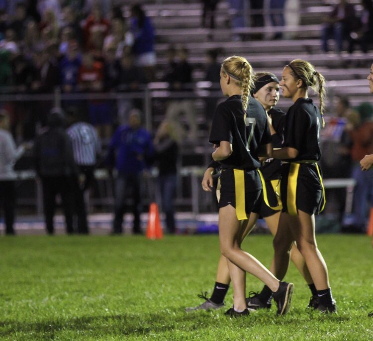 kate_knutson1's tweet photo. happy late birthday @Barger55 🎉🎉 thanks for being my friend!! ily a milly❤️ https://t.co/fCoLgyyXKq