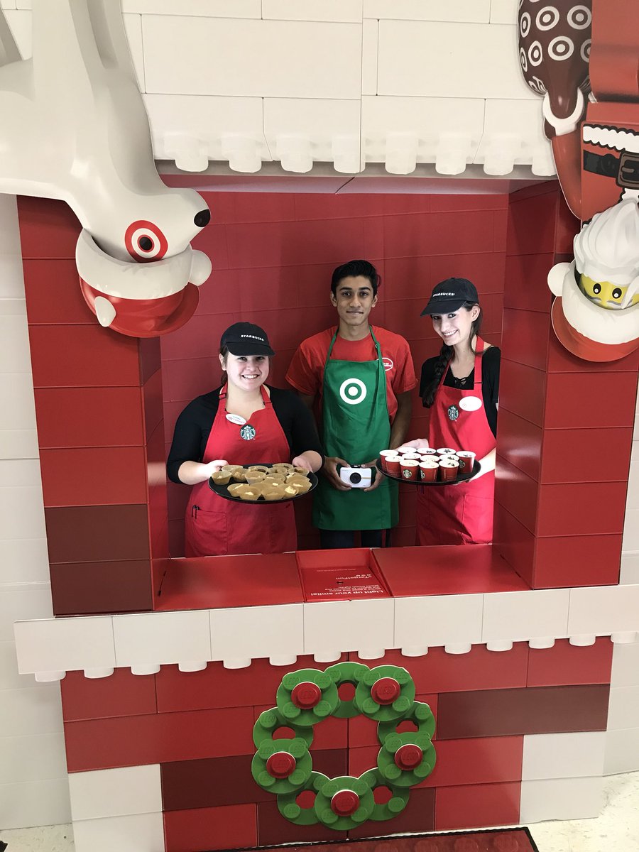 Come get your photo and try out a holiday drink or pastry at our Holiday Photo Booth! #pepperminthotchocolate <a href="/LexiLauren5/">Lexi Lauren</a> <a href="/jessdoitlazaro/">Jessica Lazaro</a> <a href="/MDeflavio/">Michelle DeFlavio</a> <a href="/ktmhill01/">katie russo</a> <a href="/RLB_325/">🚀 SpaceKnight89</a> <a href="/Mazalnassiry/">Mazin A. Alnassiry</a>