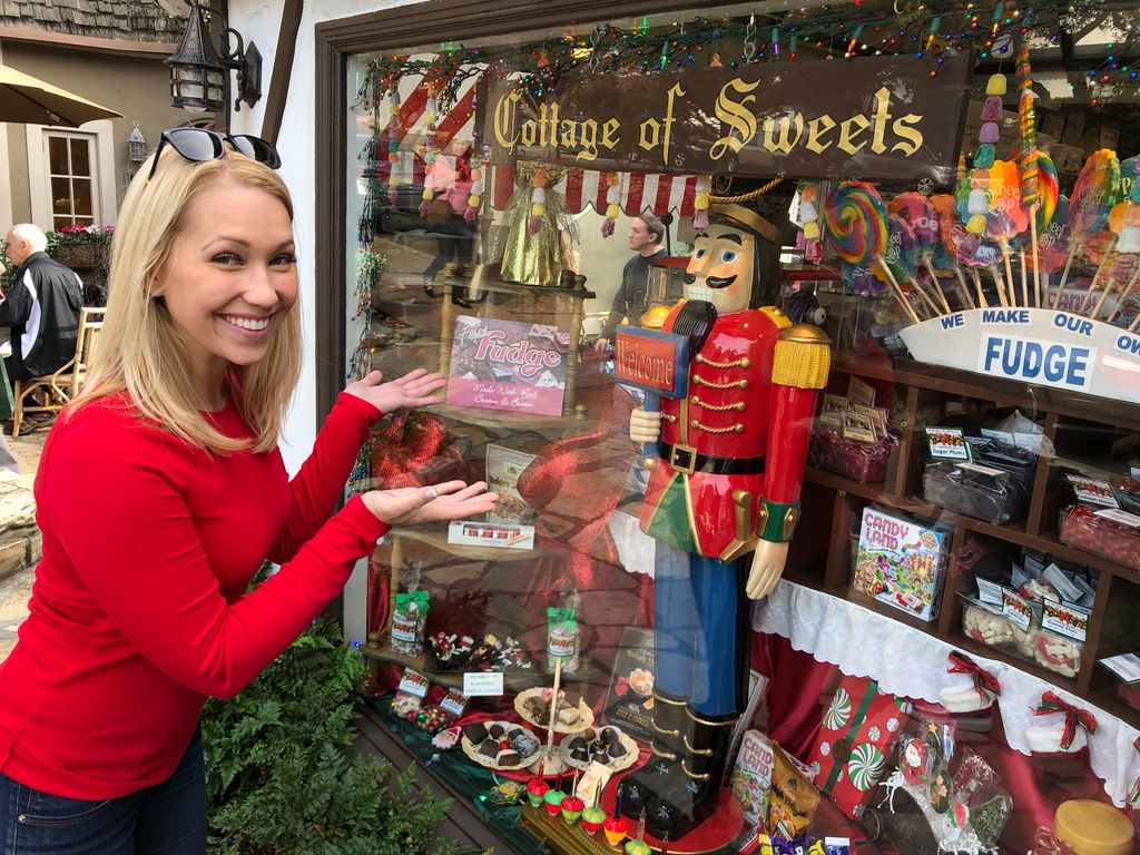 tvalwx's tweet photo. Now this is my kind of place #CottageOfSweets #CarmelByTheSea https://t.co/9gkJvaKX0m