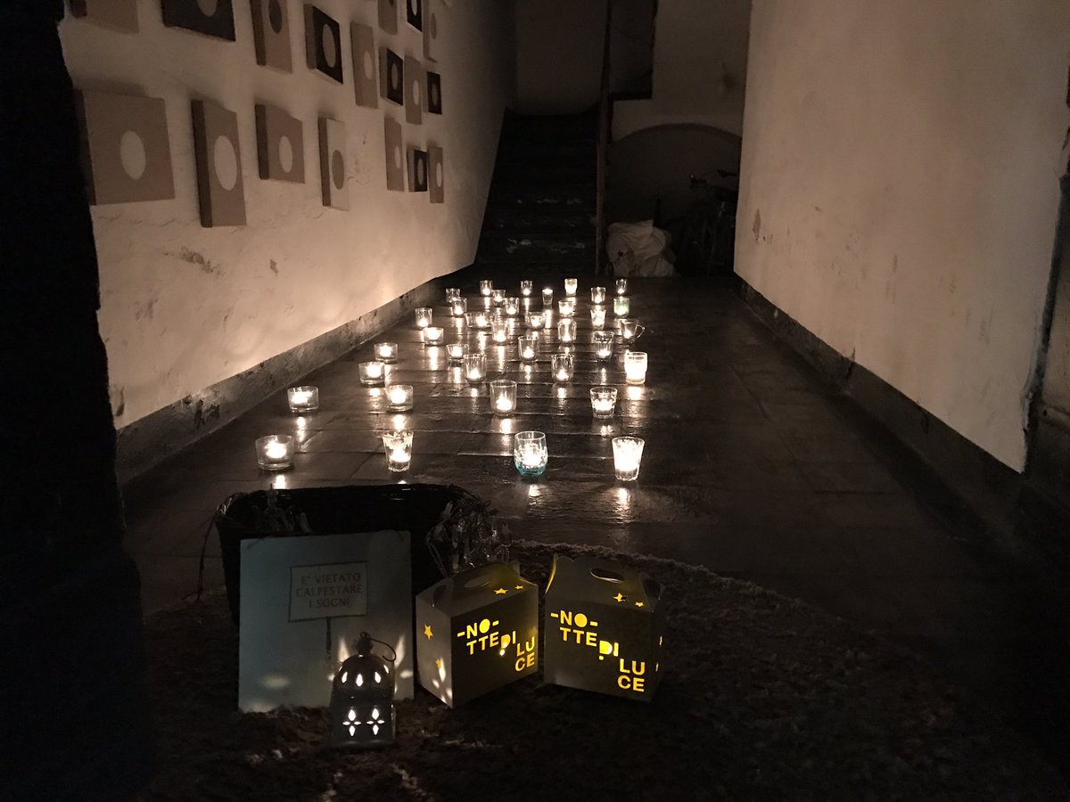 playgroundmary's tweet photo. Questa sera a #ReggioEmilia luce, emozione e musica hanno reso magica la città. È stata una splendida #Nottediluce per una città sempre più senza barriere. https://t.co/XJESOyPym2