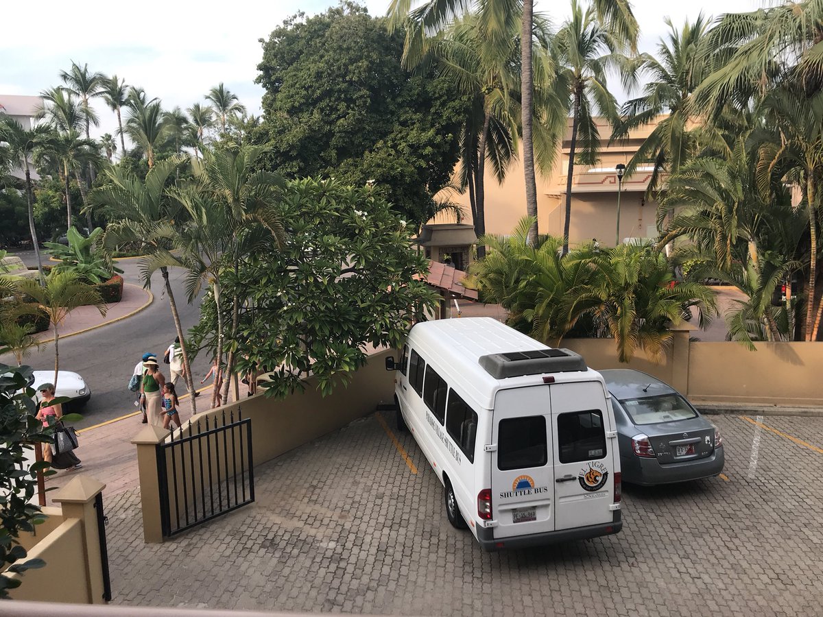 OBriensAbroad's tweet photo. Have to be honest.... so far @ParadiseGroupMX  Paradise Village resort in Puerto Vallarta is not delivering. Sorry, @PuertoVallarta. Maybe the rest of the city can make up for it. 🤷🏻‍♀️ 

#sorrynotsorry #travelblogger #travel #puertovallarta #paradisevillage #myview https://t.co/RmWoP2RIhm