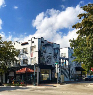 Take a drive to where the heart of Miami beats. #LittleHavana 

📷: ms_monica_b