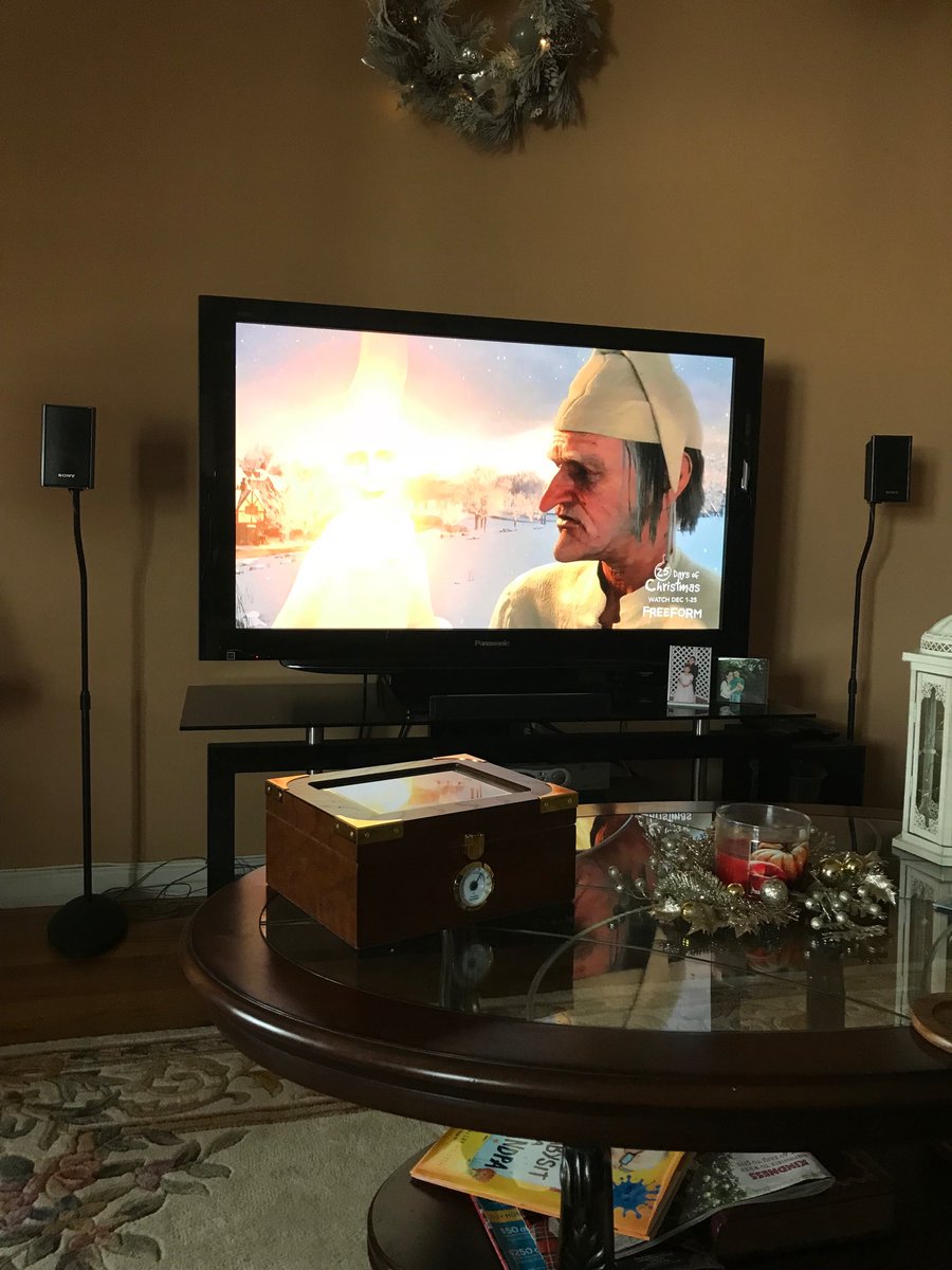 marlynm1213's tweet photo. Watching The Christmas Carol with my love #Almiranda https://t.co/y0R66tt1Mb