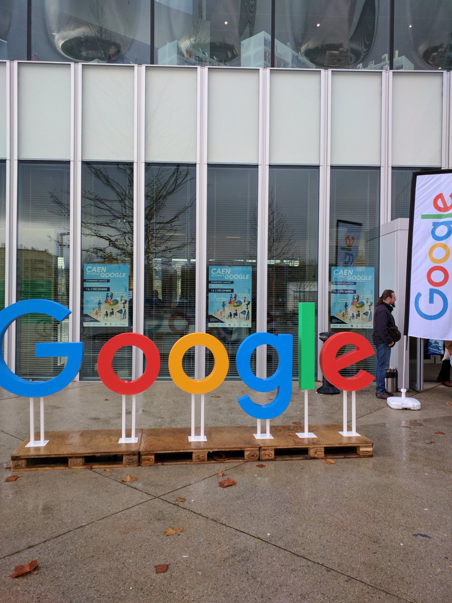 GoogleEnFrance's tweet photo. 6000 visiteurs normands nous ont rendu visite à l'événement Caen accueille Google ! Un immense merci à tous nos partenaires pour leur accueil hors du commun ! @CaenOfficiel @Caenlamer @RegionNormandie @CCIdeCaen @normandyFT 🙏 #GoogleAvecCaen https://t.co/5iWy7wRa3o