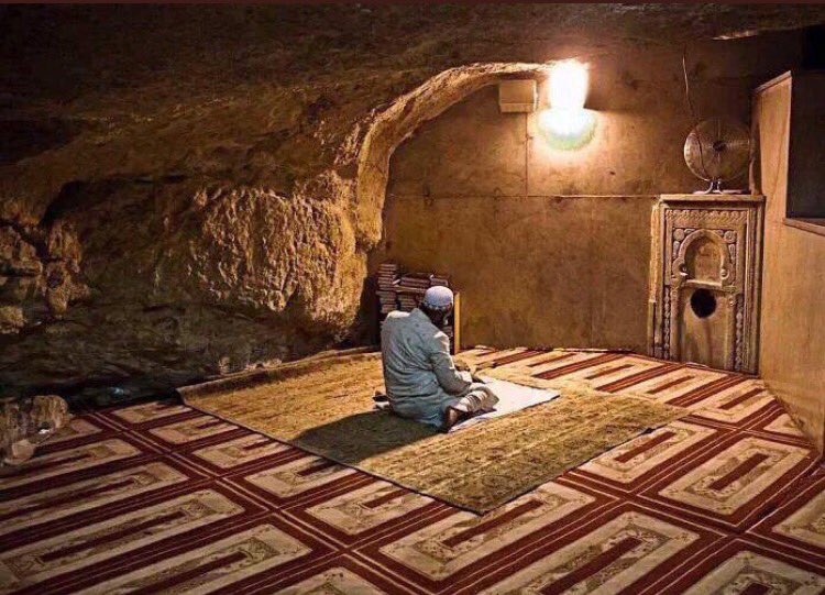 s7s3b9e3's tweet photo. .
بعيدًا عن فلسفات علم النفس
ونصائح الأطباء وخرافات الموسيقى الهادئة
لا أحد سيتذوّق طعم السعادة وهو لا يصلي
. https://t.co/4eeqcCqU6s