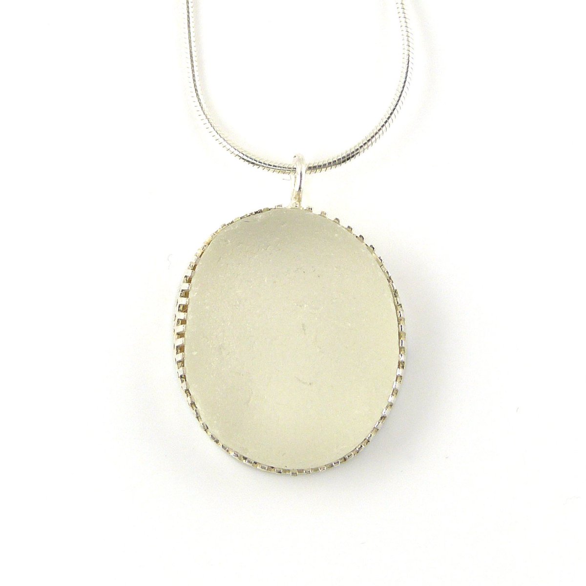 TheStrandline's tweet photo. Sea Glass Necklace, Silver Necklace, Snow White Frosted Sea Gl… https://t.co/jolYXM2GNX #handemade #BezelSetNecklace https://t.co/u3RZeWN9u3