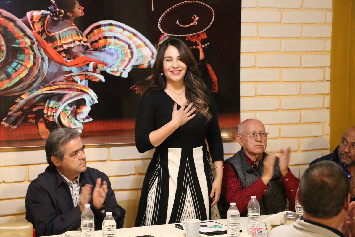 Andrea_Dson's tweet photo. “La plataforma política de nuestro partido es un ejercicio abierto e incluyente, que enriquece las propuestas,los principios y valores del priismo en Sonora, y consolida al PRI como un instituto político cercano a la ciudadanía.” Aguaprieta listo para el 2018:¡Suena y suena bien! https://t.co/pDs6Vh1ym5