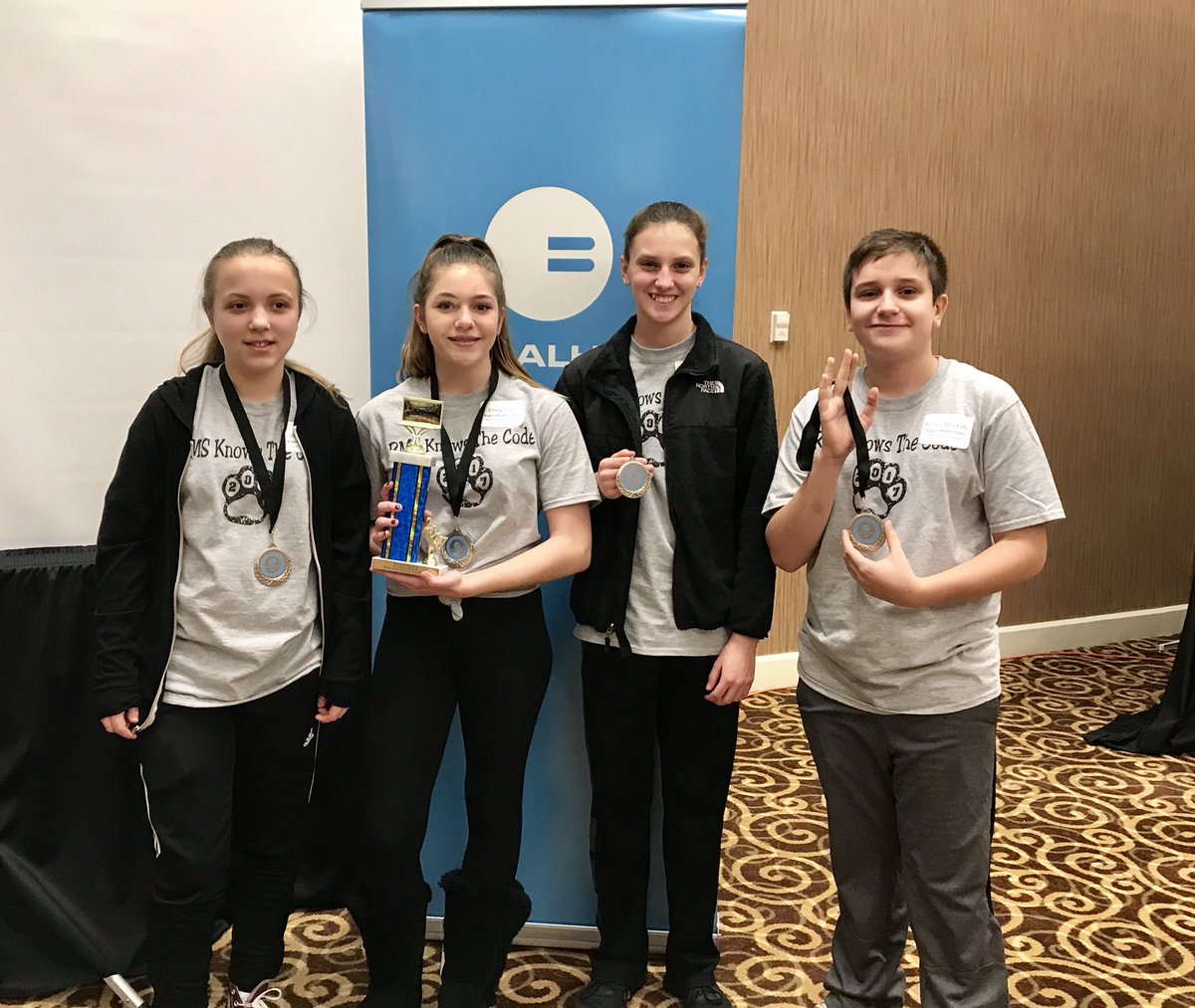 nixon1019's tweet image. Congrats to the @RogersMiddleSch Rebel Squad on their 3rd place finish at the @globalhackHQ #youthcoding #HackAThon @AfftonSchools @AdamJasinski What a great season! #afftonstrong #lovemoschools