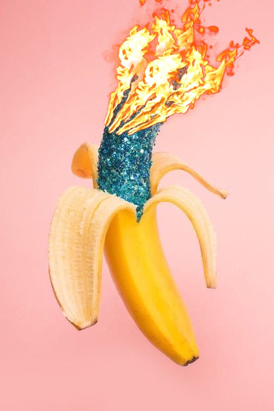 stydiashine's tweet photo. RT A LA BANANA EN LLAMAS DE LA SUERTE #TuNoviaMusicVideo https://t.co/J0qpSkZ2nl