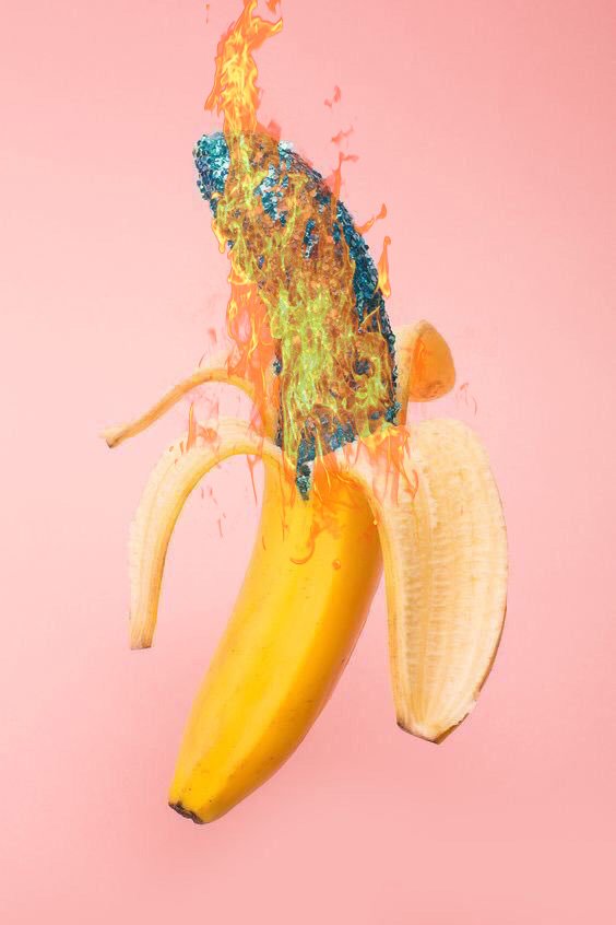 stydiashine's tweet photo. RT A LA BANANA EN LLAMAS DE LA SUERTE #TuNoviaMusicVideo https://t.co/J0qpSkZ2nl