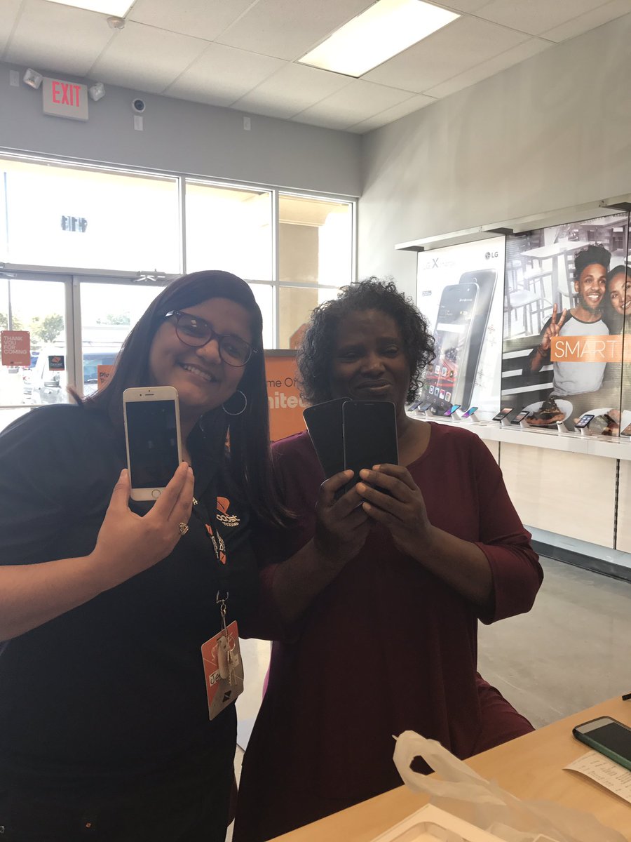 SpgConiglio's tweet photo. Happy customer with 3 ports from Metro at Zeen TP @nolaspg https://t.co/f6t7qneAQU