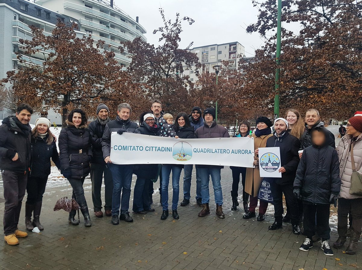 c_appendino's tweet photo. È stato bellissimo incontrare le cittadine e i cittadini di Barca Bertolla, Aurora e Lucento che hanno collaborato per addobbare il loro pezzo di Città durante #AddobbaTo, il flash mob su riciclo promosso dal Tavolo di progettazione civica e dall'Assessorato all'ambiente 😊 https://t.co/xyxQ3r7SJo