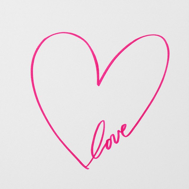 TheEllenShow's tweet image. I’m proud to support the Elton John AIDS Foundation @ejaforg and #WorldAIDSDay. Get my heart in the @Kwippit app.