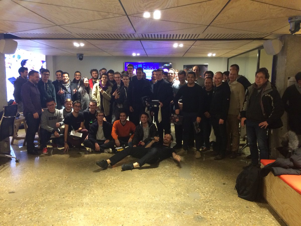 finaxys's tweet photo. Merci à l’ensemble des participants, ainsi qu’aux membres du jurys pour ce #FinHack6 4ème édition !! https://t.co/h4nqesjYee