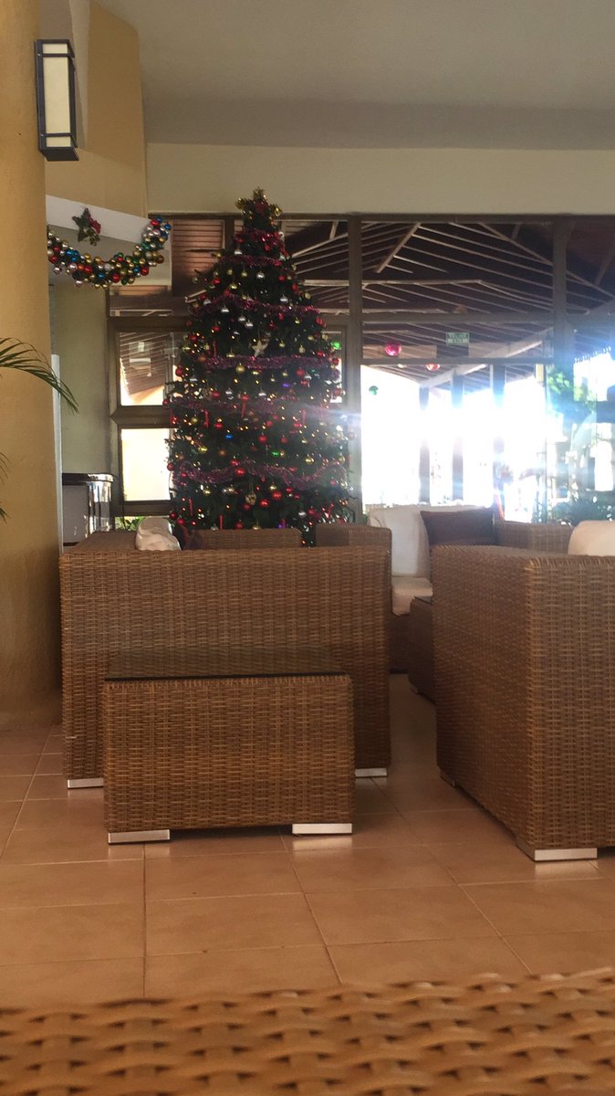 Fishing_Hae's tweet photo. Llego la navidad a Cuba !!! https://t.co/dJ2ombGVTx