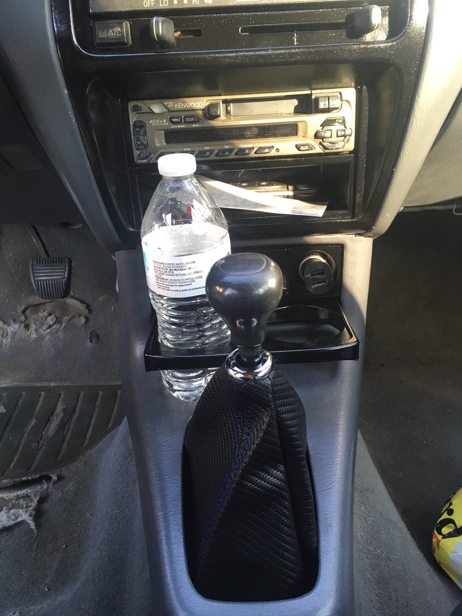 DDCustomMods's tweet photo. Boot swap complete! It now matches! #smexy #ProjectPOS #Tercel #beforeafter https://t.co/VjzC63CL71