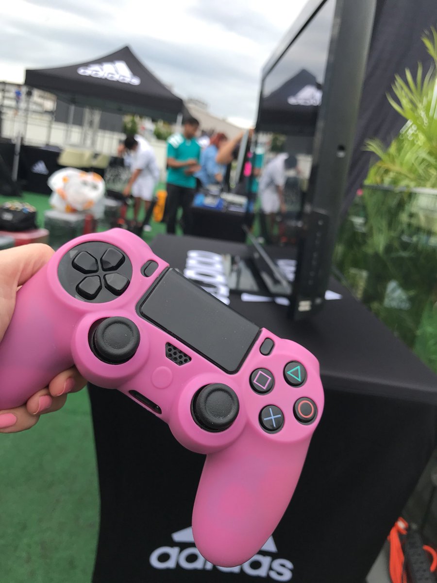 DianaMonsters's tweet photo. El #TeamPixelBox ya esta armando todo para arrancar el torneo de #Fifa18 https://t.co/NOaoalseZW