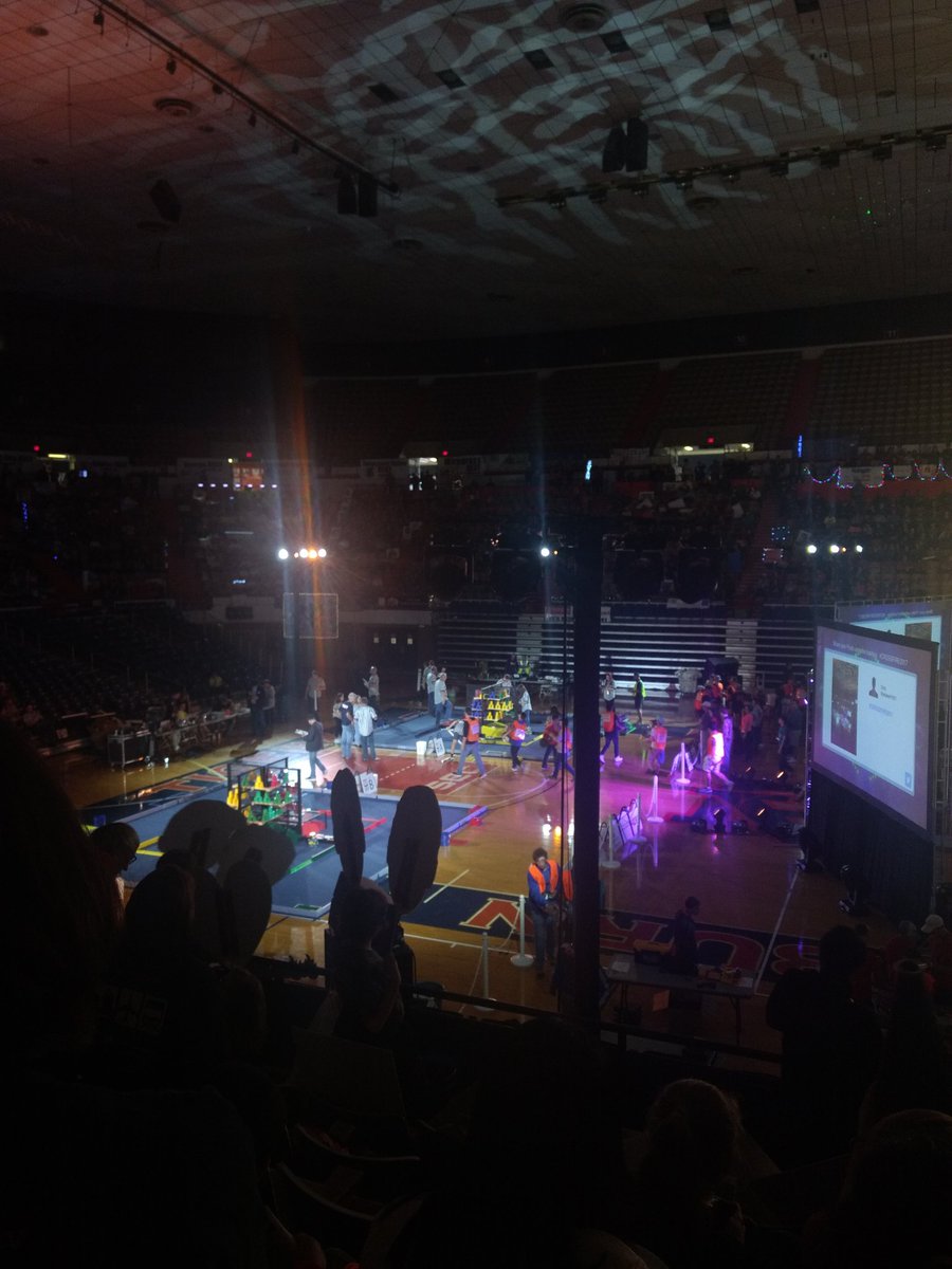 DiscoveryRobot1's tweet image. So excited to be at South&apos;s Best 2017 !! Marketing went great and can&apos;t wait to see the engineers preform! #Crossfire2017