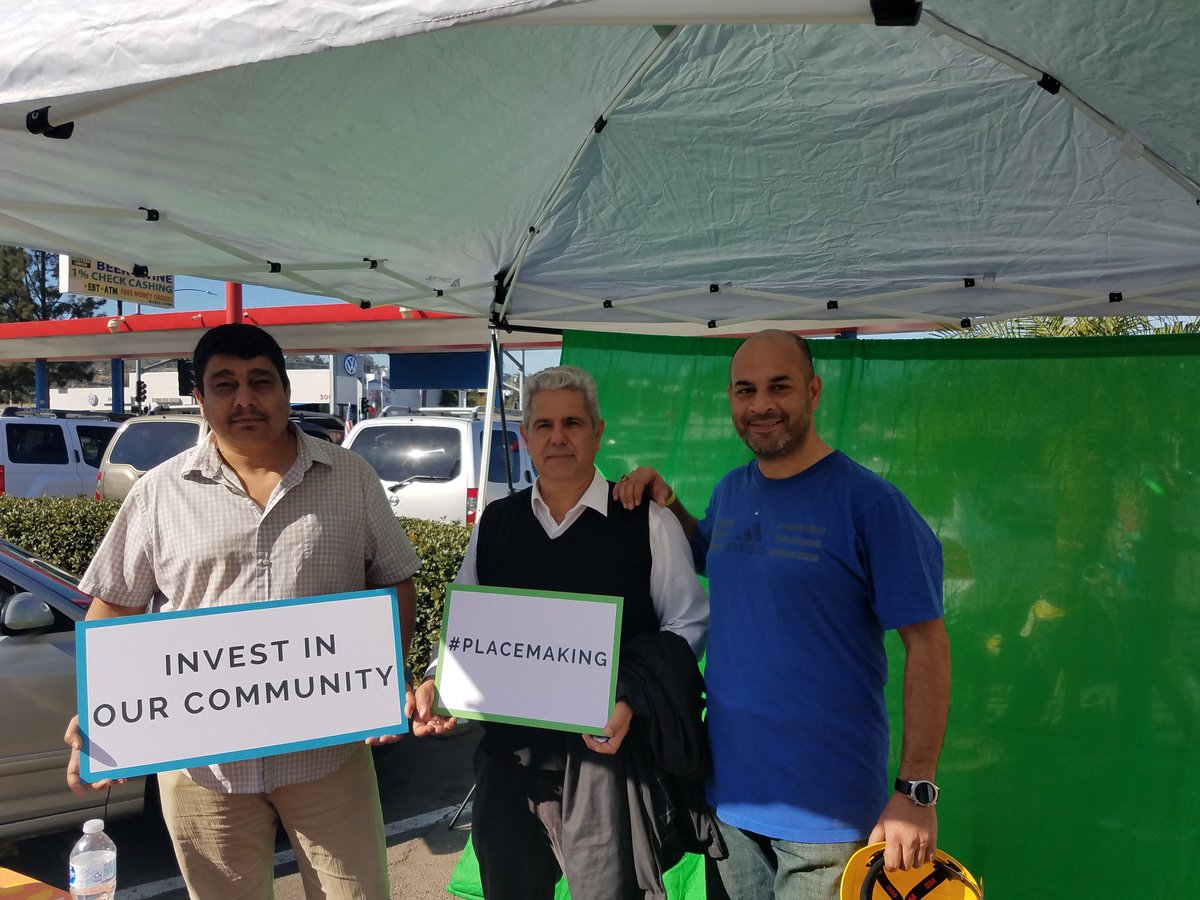 NsdOrg's tweet photo. El Cajon Resident Leadership Academy participating at the community market program. #livewell #ucsd #NSD https://t.co/UWlDuXrFuV