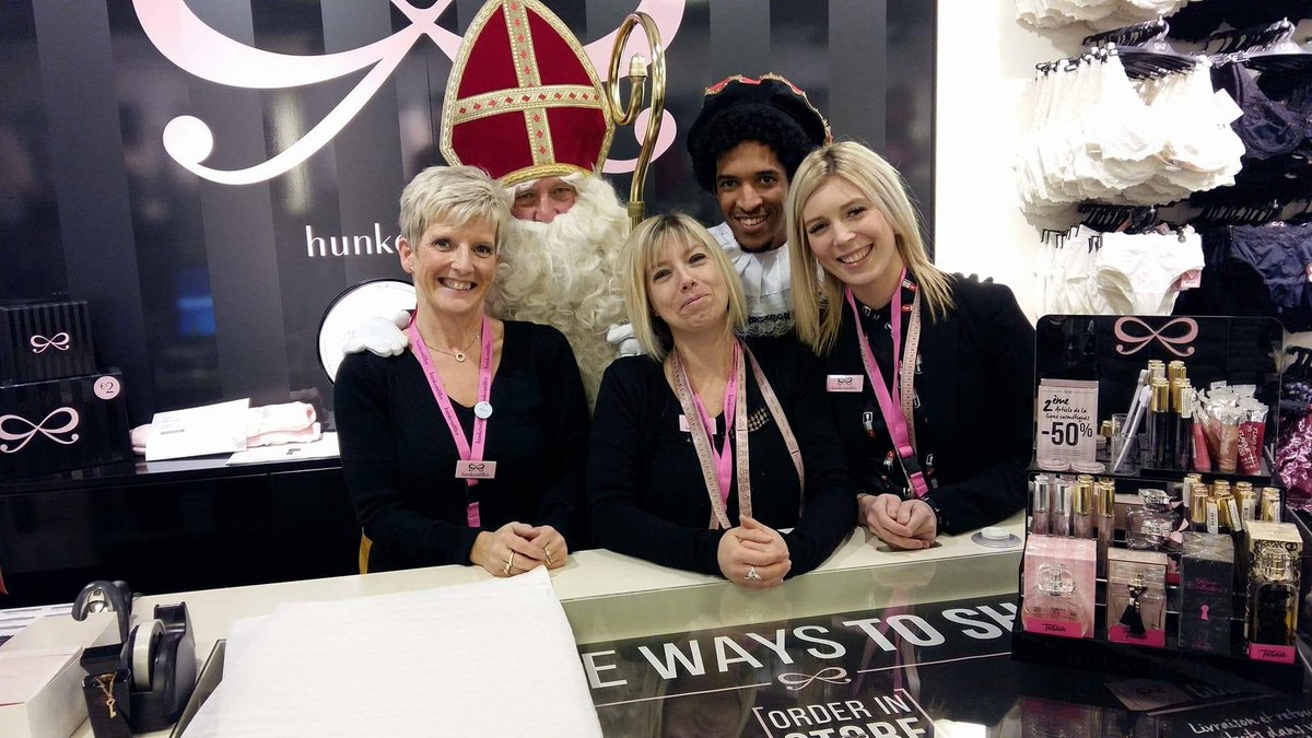 Petite visite du Grand Saint à Tournai pour nous redonner du courage à surmonter tous ces désagréments dûs aux travaux de la galerie...😉<a href="/bultoaurelie/">Aurelie Borkowski</a> <a href="/S_Lalanne/">Stéphane Lalanne</a> <a href="/karin_rombaut/">Karin Rombaut</a> <a href="/Hunkemoller/">Hunkemöller</a> <a href="/BastionsTournai/">Shopping les Bastions Tournai</a>