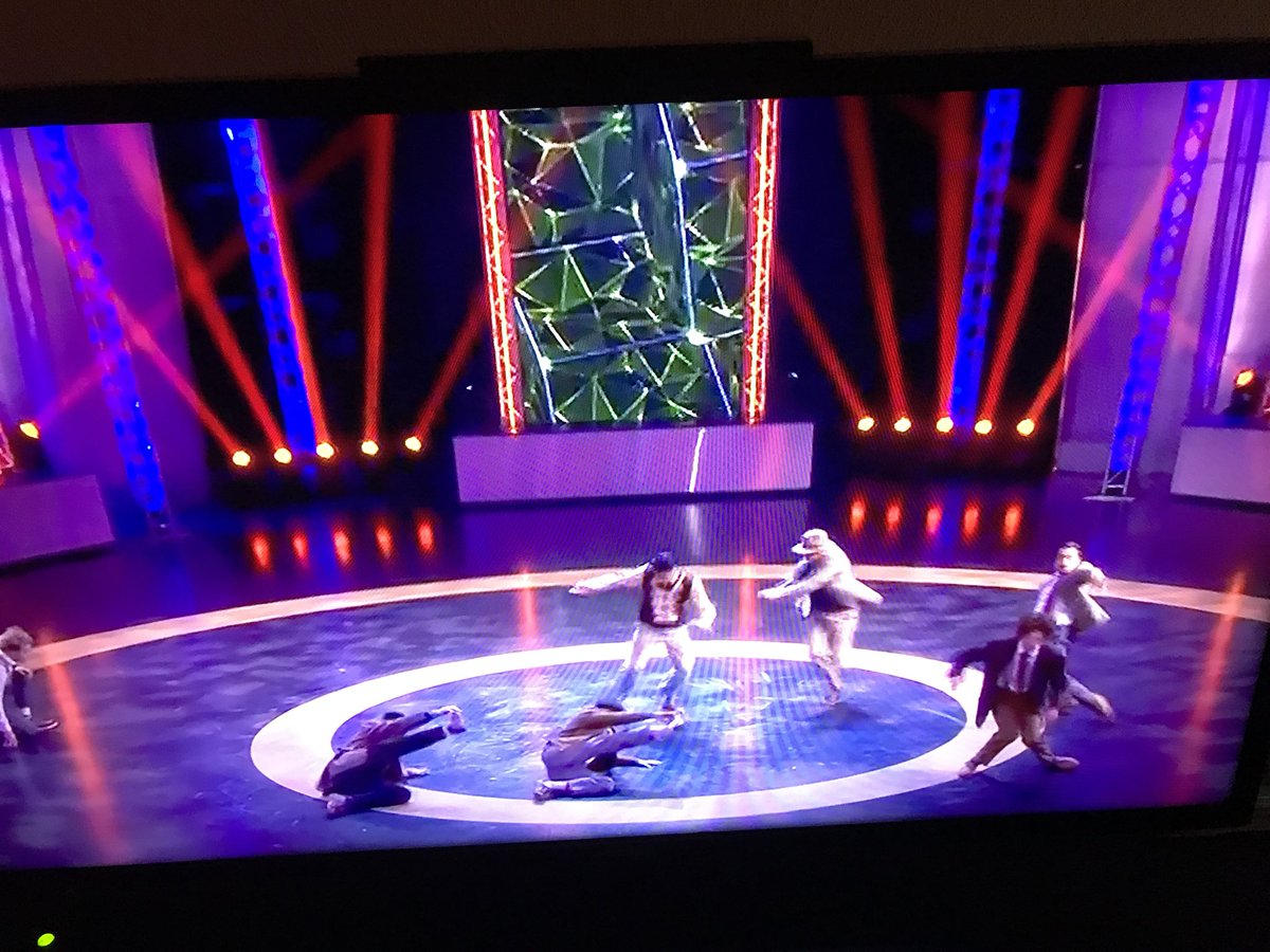 John_Rdam's tweet photo. Is dit #sytycd of #circusgerschtanowitz https://t.co/X982RuUmwa