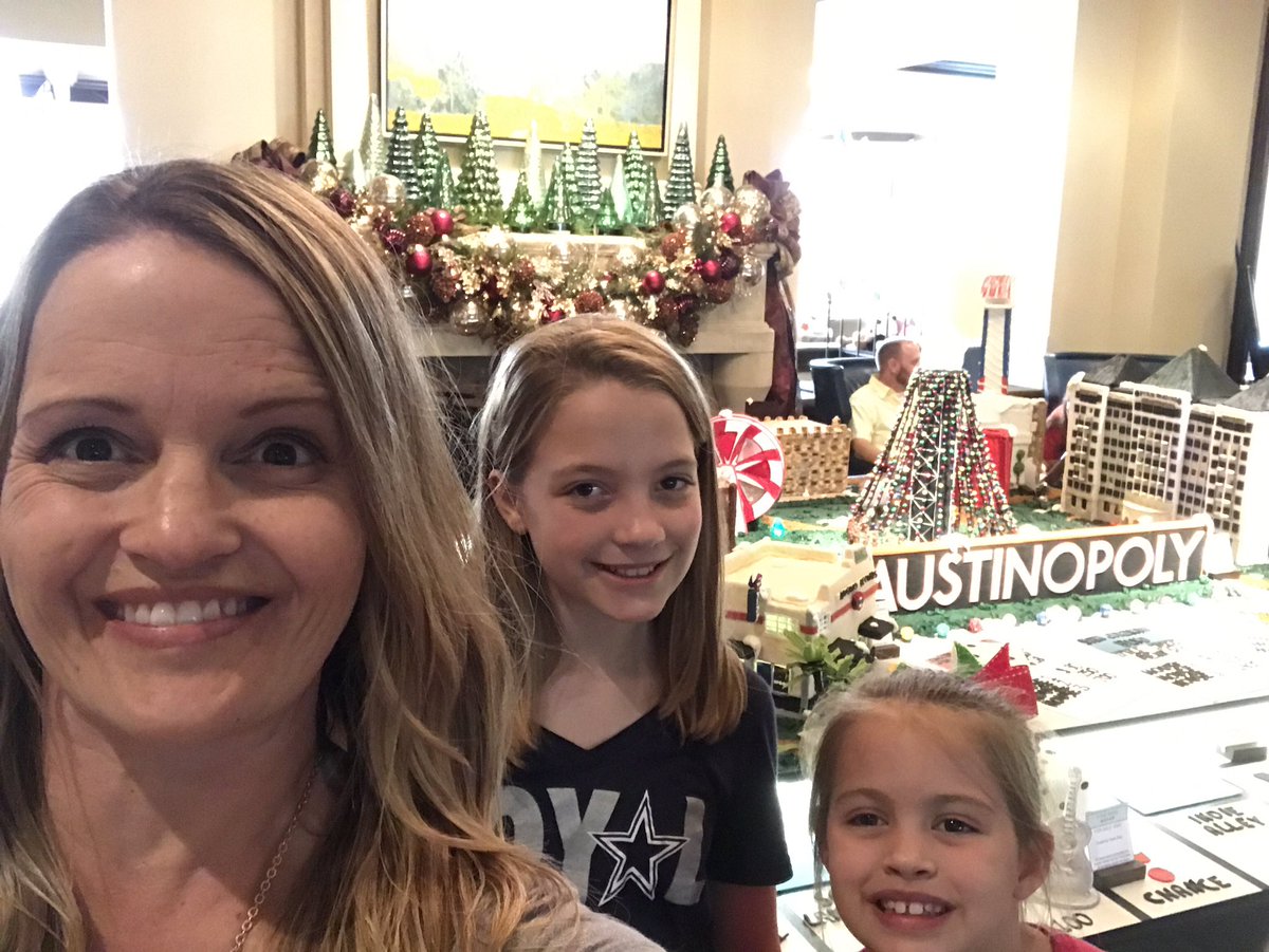 pklearningluau's tweet photo. Christmas fun in ATX with my girls. #FSgingerbread https://t.co/DxTweJmjYa