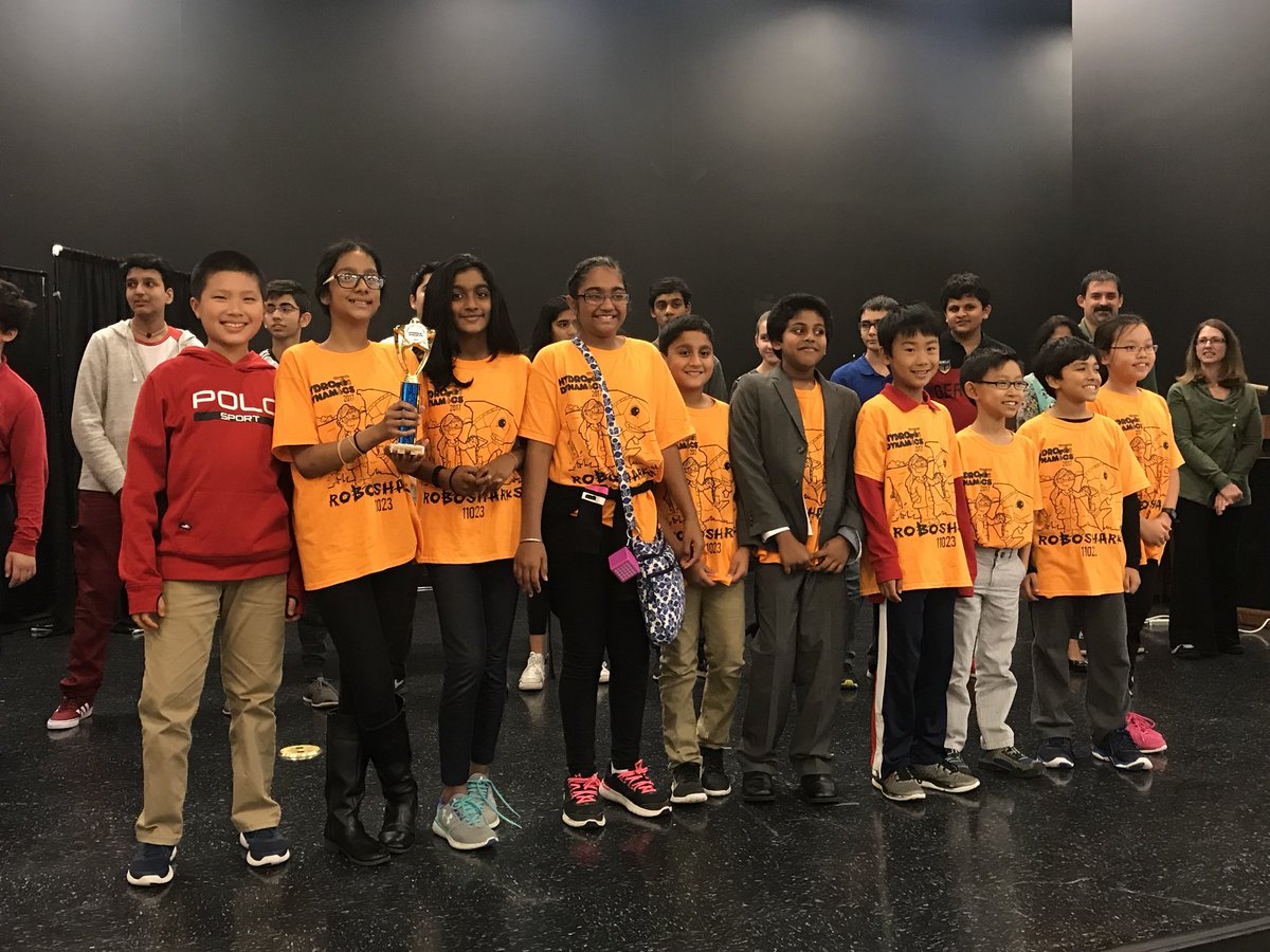 PennywellSTEM's tweet photo. Robosharks brought home the Core Values award!! @ShakeragElem #robosharks #FLL #robotics https://t.co/36692cLgLc