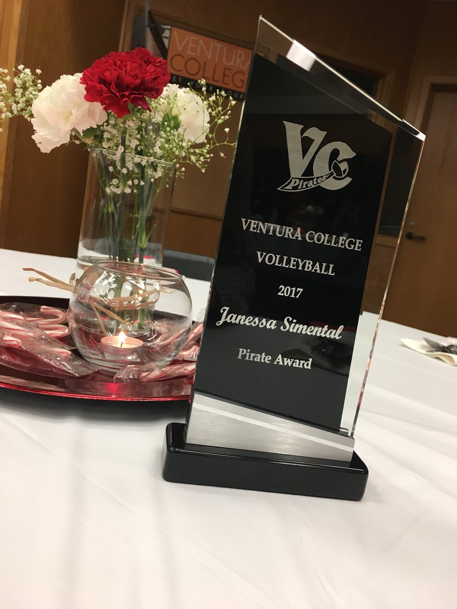 janessasimental's tweet photo. Thankful and inspired to thrive for moreπβ€οΈ hard work doesnβt stop here!πͺπΌ #VCVolleyball #PriateAward https://t.co/en2h0rgm5O