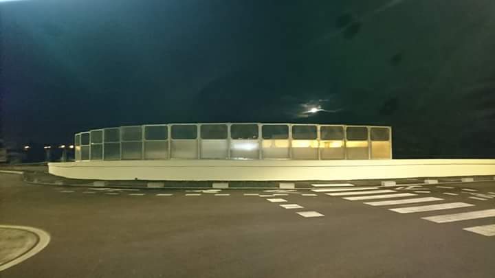 alan_juin's tweet photo. Travaux d électrification et pose des grillages de protection pont Y Creil.
@SNCFReseau @groupe_NGE  TSO caténaire #infrapolepn #CCR https://t.co/HYvxNuw81d