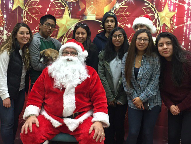 Interact_LB's tweet photo. Spent our day helping animals visit Santa! #santapaws #interactclub @saveuspets https://t.co/UYD5vaAb7G