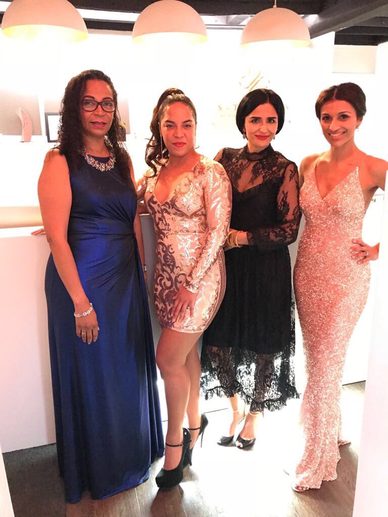 MissBalaratnam's tweet photo. Team #SThetics @MissBalaratnam are excited to be here @aestheticsgroup #AestheticAwards2017! 💃 https://t.co/PKiTUG9EzF