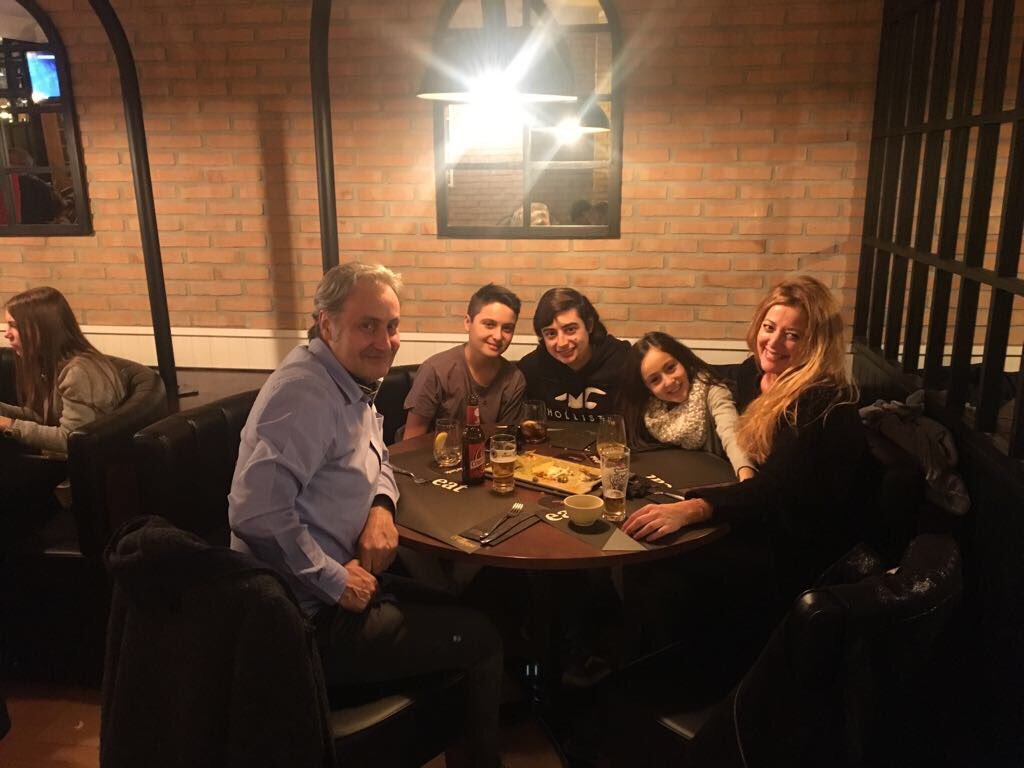 TheGradientVall's tweet photo. #friends #familyes #singles ambientazo en nuestra primera noche de sábado , #graciasValladolid !! https://t.co/hnUTvr2WDN